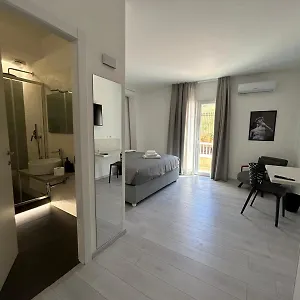 Mani - Con Bagno Privato Affittacamere